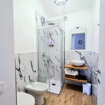 Petite Apartment *